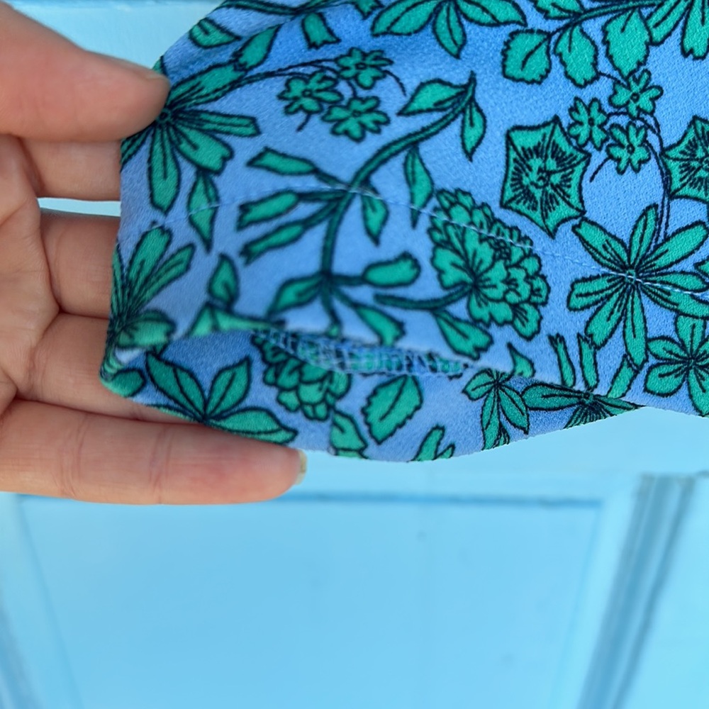 Banana Republic Blue Floral Top size small - Picture 5 of 11